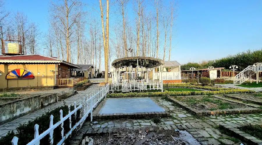 رستوران ماه سو